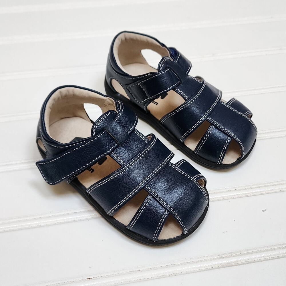See Kai Run Navy Fisherman Sandals Size 5 Toddler